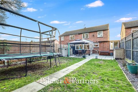 3 bedroom semi-detached house for sale, Cheviot Drive, Essex CM1
