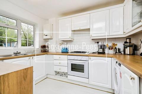 undefined, Regalfield Close, Guildford, GU2