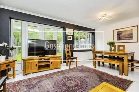 undefined, Regalfield Close, Guildford, GU2