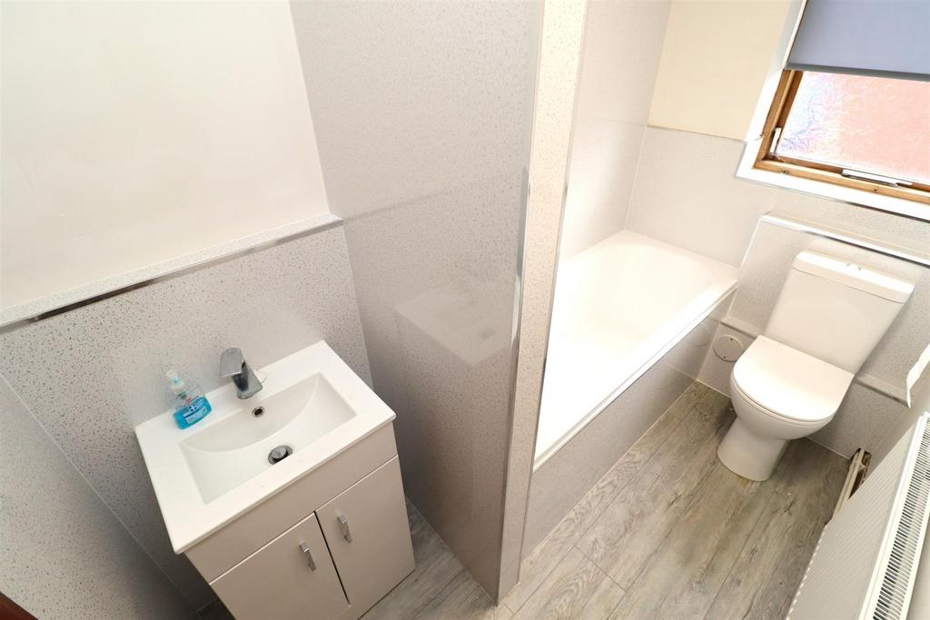 Bathroom.JPG