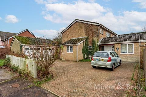 undefined, Windmill Avenue, Dereham