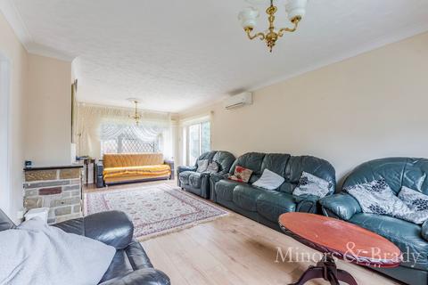 undefined, Windmill Avenue, Dereham