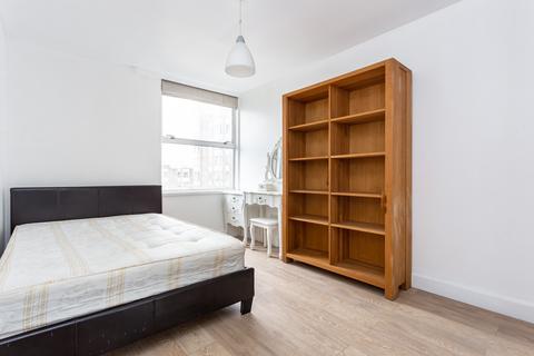 3 bedroom flat to rent, Kestrel House, 4 Grant Road, London, SW11