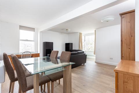 3 bedroom flat to rent, Kestrel House, 4 Grant Road, London, SW11