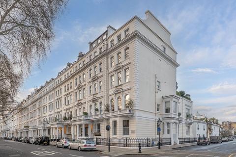 3 bedroom apartment to rent, CORNWALL GARDENS, SOUTH KEN, SW7