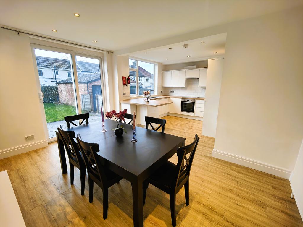 Kitchen / Dining Room