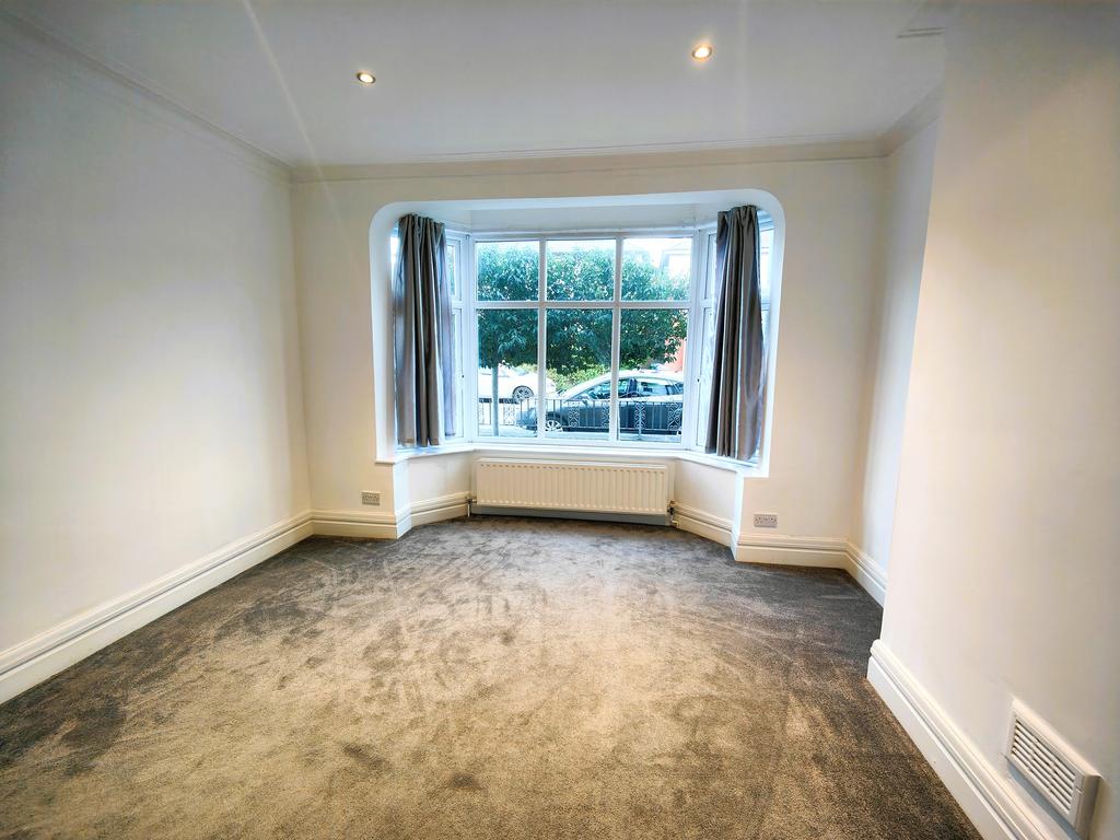 Front facing Lounge