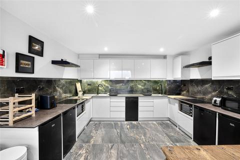 4 bedroom terraced house to rent, Duke Road, London, W4