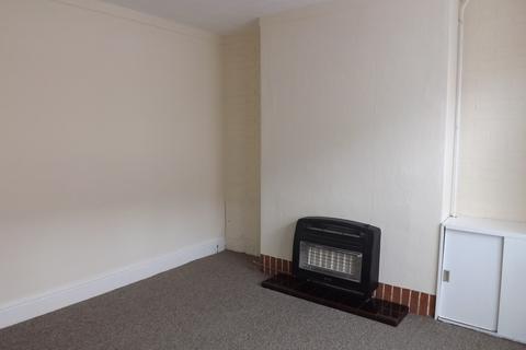 3 bedroom terraced house to rent, Redcliffe Road, Mansfield, NG18