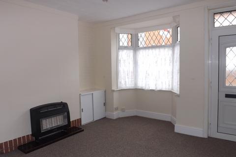 3 bedroom terraced house to rent, Redcliffe Road, Mansfield, NG18