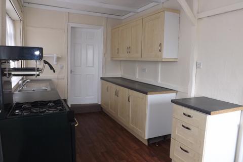 3 bedroom terraced house to rent, Redcliffe Road, Mansfield, NG18