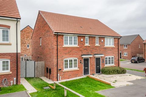 3 bedroom semi-detached house for sale, Goldcrest Avenue, Leyland
