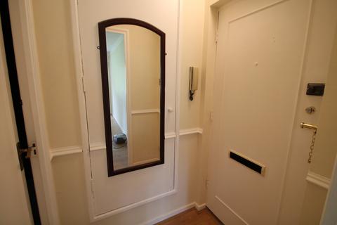 1 bedroom apartment to rent, Bader Close, Kenley, CR8