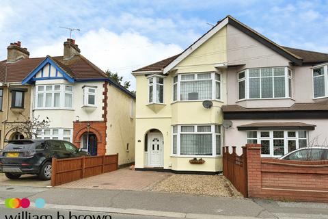undefined, Upminster Road South, RAINHAM