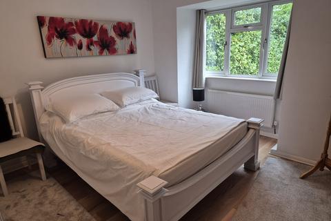 4 bedroom house to rent, Higher Drive, Purley, CR8