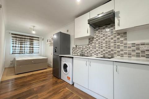 undefined, Wraysbury Close, Hounslow