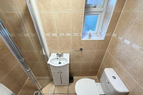 undefined, Wraysbury Close, Hounslow