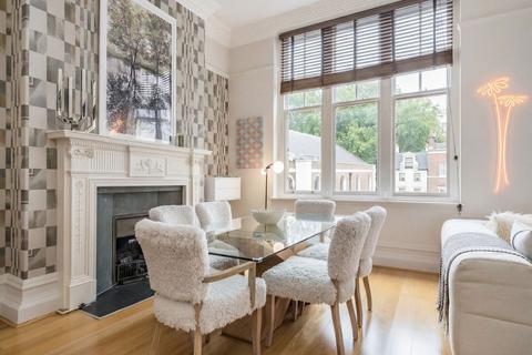 2 bedroom flat for sale, South Audley Street, London W1K
