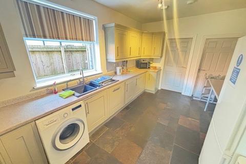 1 bedroom in a house share to rent, Priestsic Road, Sutton-in-Ashfield, NG17