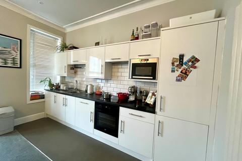1 bedroom apartment to rent, Central Road, Manchester, M20