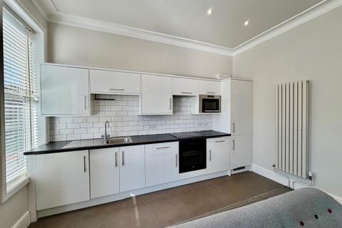 1 bedroom apartment to rent, Central Road, Manchester, M20