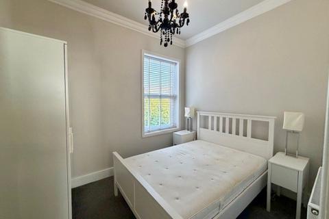 1 bedroom apartment to rent, Central Road, Manchester, M20