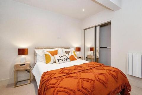 2 bedroom apartment to rent, Whalley Road, Manchester, M16