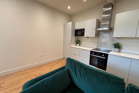 Whalley Road, Manchester, M16