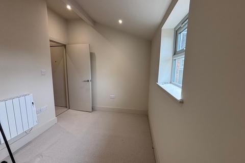 2 bedroom apartment to rent, Whalley Road, Manchester, M16
