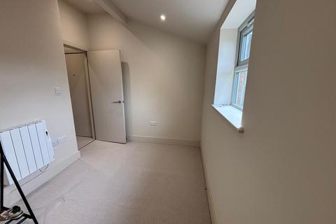 2 bedroom apartment to rent, Whalley Road, Manchester, M16