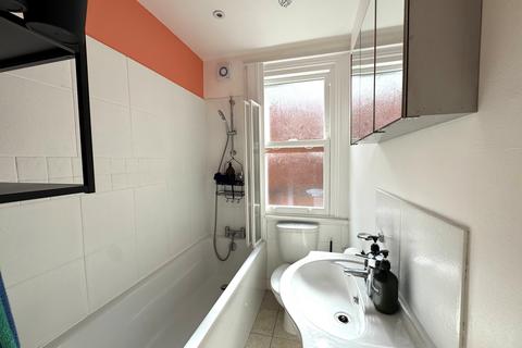 1 bedroom in a house share to rent, Quadrant Road, THORNTON HEATH, CR7