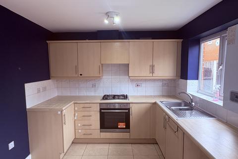 3 bedroom house to rent, Willow Street, Bury, BL9