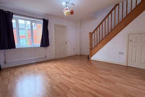3 bedroom house to rent, Willow Street, Bury, BL9