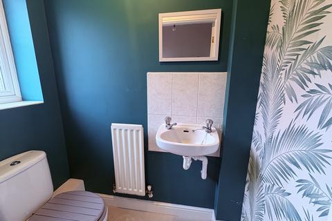 3 bedroom house to rent, Willow Street, Bury, BL9