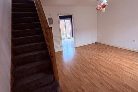 3 bedroom house to rent, Willow Street, Bury, BL9