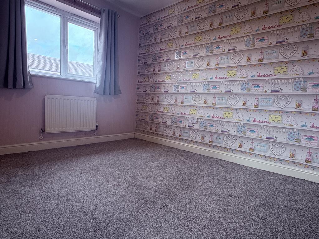 2nd bedroom