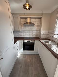1 bedroom flat to rent, Warham Road, South Croydon, CR2