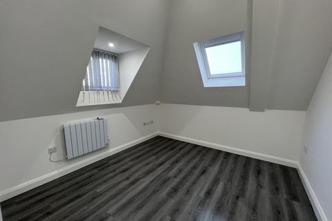 2 bedroom apartment to rent, Clothorn Road, Manchester, M20