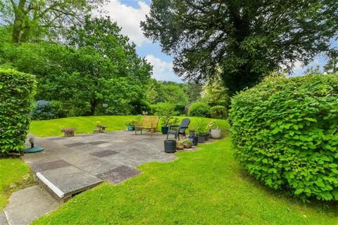 1 bedroom flat to rent, Knowle lodge, Caterham, CR3