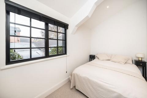2 bedroom flat for sale, Caxton Road, London SW19