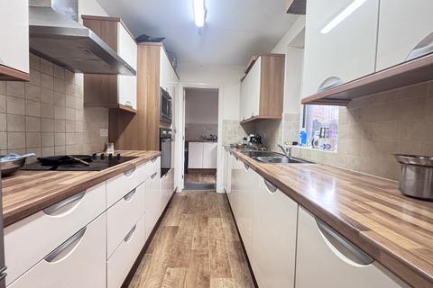 3 bedroom end of terrace house to rent, Regent Street, Sutton-in-Ashfield, NG17