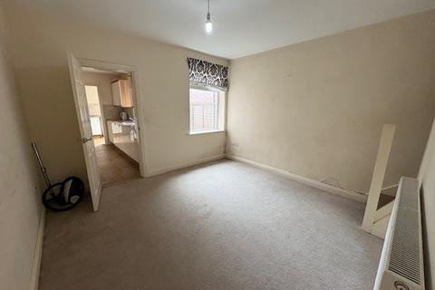 3 bedroom end of terrace house to rent, Regent Street, Sutton-in-Ashfield, NG17