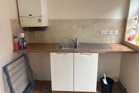 3 bedroom end of terrace house to rent, Regent Street, Sutton-in-Ashfield, NG17