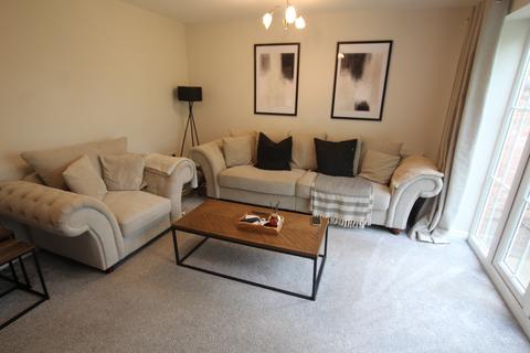 4 bedroom house to rent, Parkfield Court, Tamworth, B77