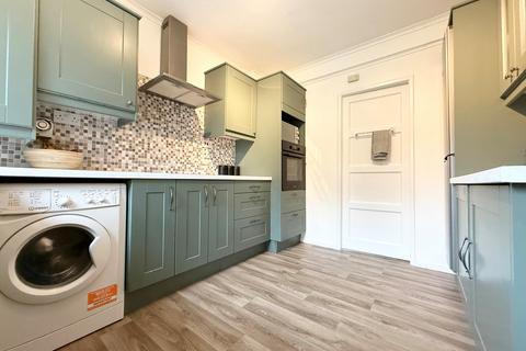 3 bedroom house to rent, Kirkoswald Road, Glasgow, G43