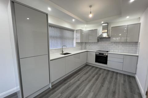 2 bedroom apartment to rent, Clothorn Road, Manchester, M20
