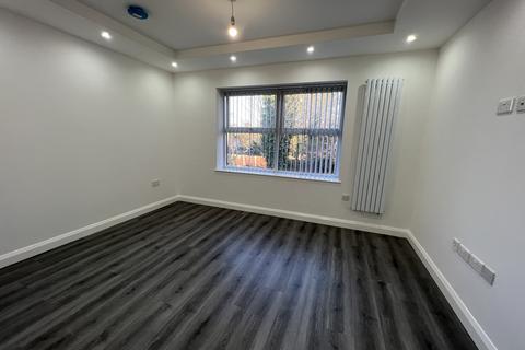 2 bedroom apartment to rent, Clothorn Road, Manchester, M20