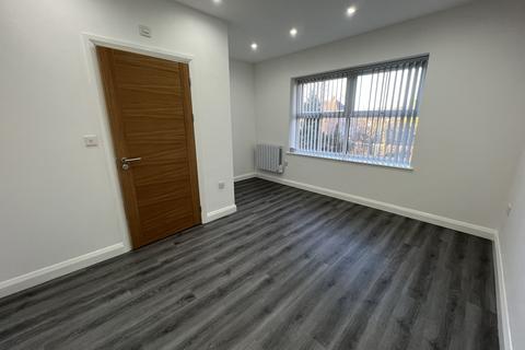 2 bedroom apartment to rent, Clothorn Road, Manchester, M20