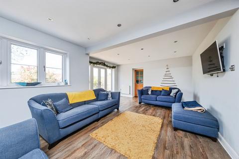 4 bedroom detached house for sale, Church Street, Gawcott, Buckingham
