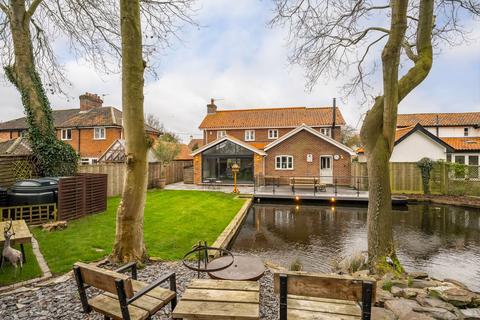 3 bedroom detached house for sale, Church Road, Norwich NR15